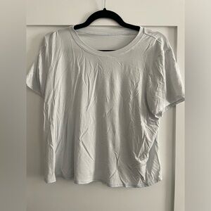 Lululemon cropped tee